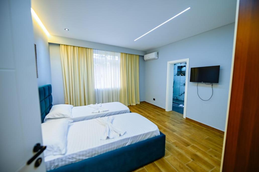 Mon Ami Boutique Hotel Shkodër Esterno foto