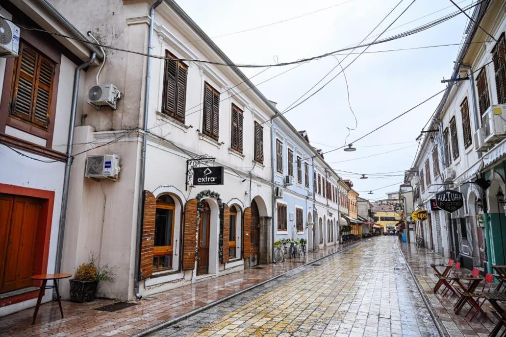 Mon Ami Boutique Hotel Shkodër Esterno foto