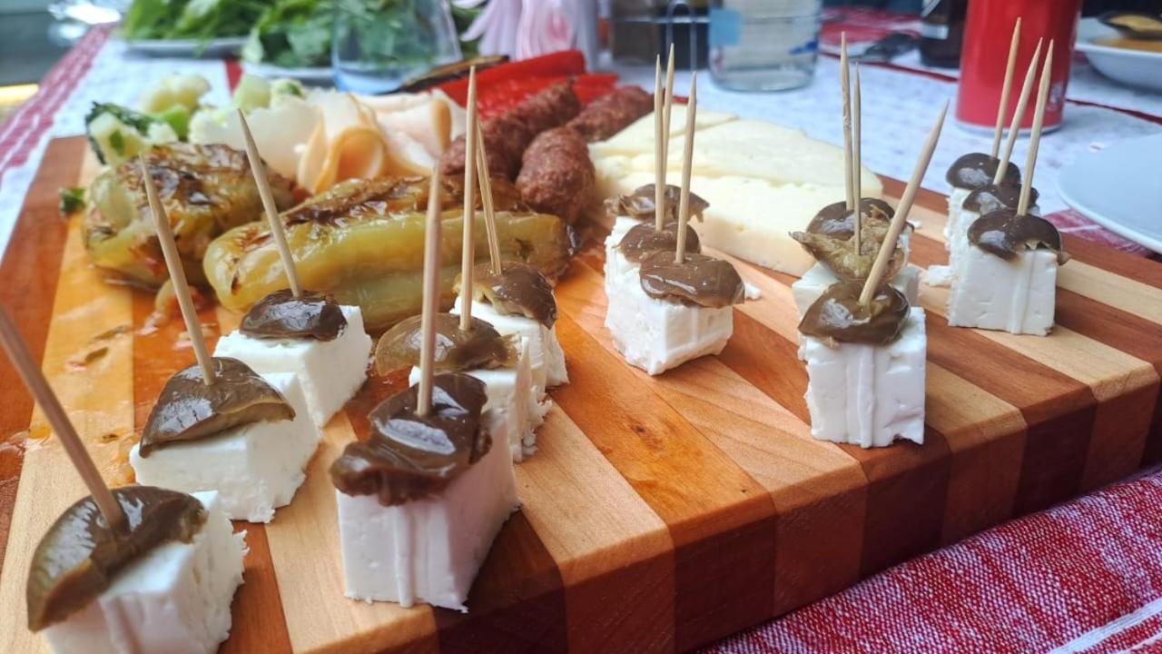 Mon Ami Boutique Hotel Shkodër Esterno foto